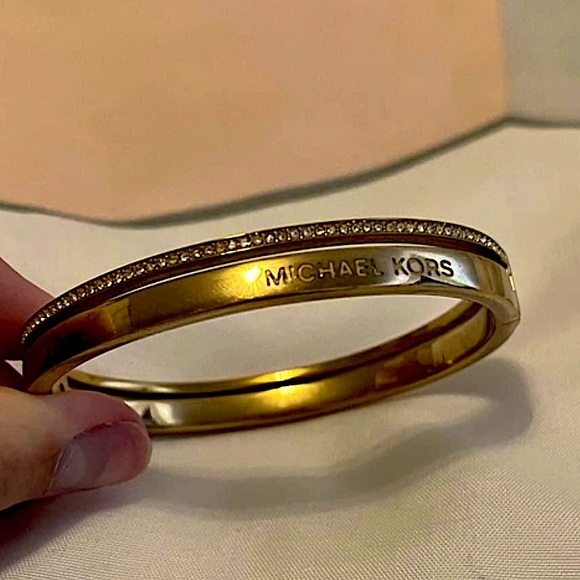 Michael Kors gOld bRacelet!! - Picture 1 of 2